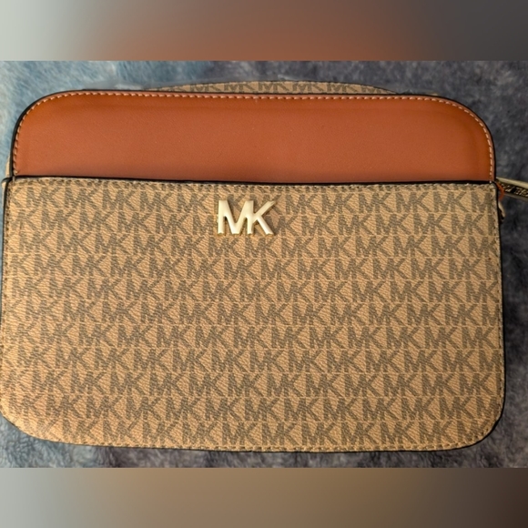 Michael Kors Handbags - Michael Kors Tan and Brown Women s Bag